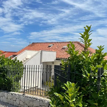 Gostinjska kuća Zvonko 4*